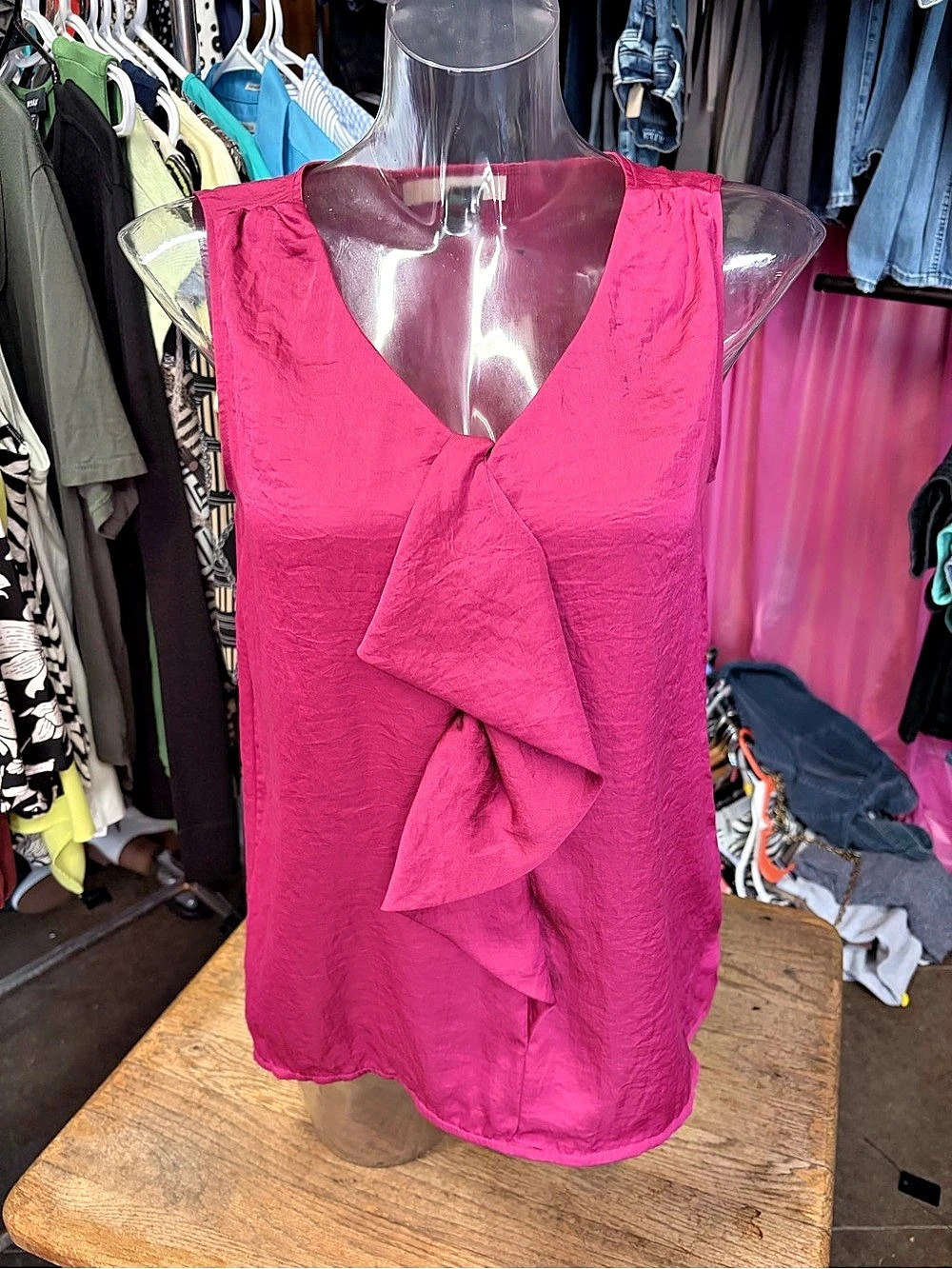 LOFT Ruffle Sleeveless Blouse in Pink Size Medium Like New